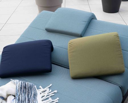 Têtière en tissu bleu pour chaise longue "Nusa Pedina"
