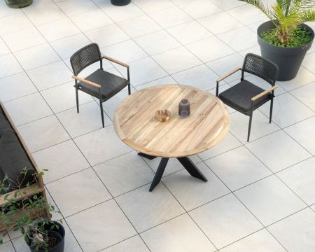 Table de jardin ronde en teck et pieds croisés en aluminium "Ozone" 150 cm