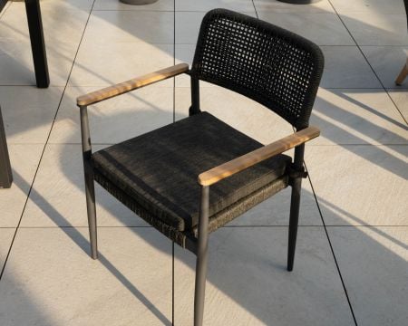 Lot de 4 chaises de jardin en aluminium avec accoudoirs en teck et coussin en tissu "Chair'ming"