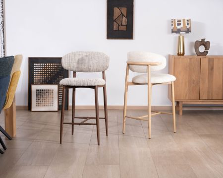 Lot de 2 chaises mi-hauteur style scandinave en tissu blanc cassé "Arpège" pieds métal aspect bois clair