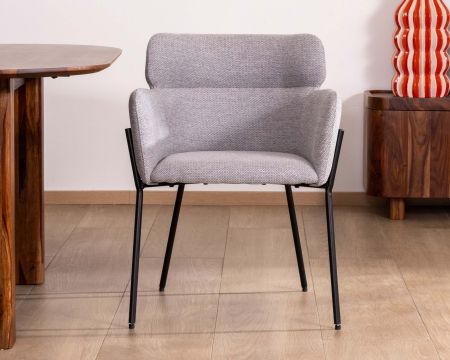 Lot de 2 chaises de repas contemporaines "Riméno" en tissu gris et pieds en métal 