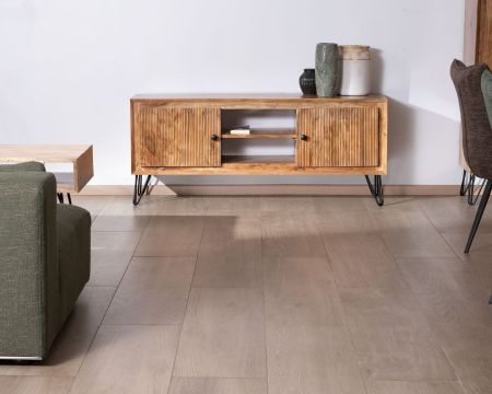 Meuble TV 145 cm en acacia massif avec façades gaufrées "Wendy"