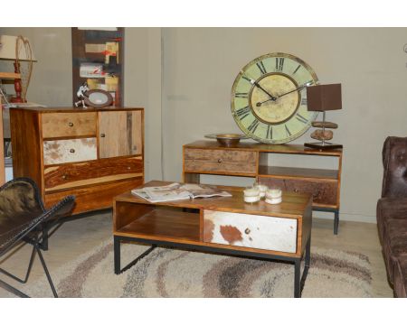 Table basse vintage peau de vache et bois recyclé "Grand Ouest"
