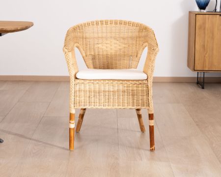 Elégant petit fauteuil en rotin tressé avec assise tissu "Noho"