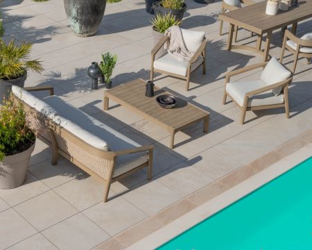 Ensemble d'extérieur canapé 3 places et fauteuils en teck finition grisée et sablée "Vérone"