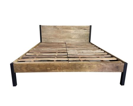 Lit King Size style industriel métal noir et bois naturel "Atelier"