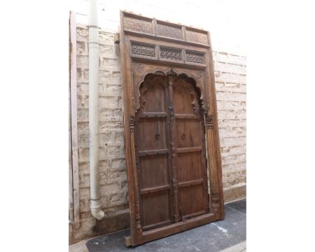 Belle porte indienne avec arche sculptée bois et métal "Vieille Porte"