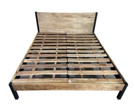 Lit King Size style industriel métal noir et bois naturel "Atelier"