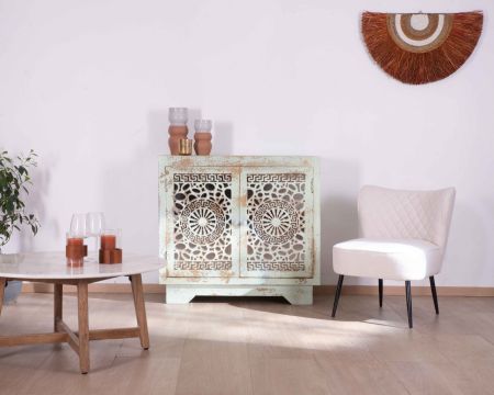 Petit buffet indien en bois peint avec portes sculptées "Muse"