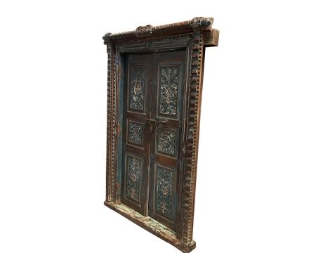 Vieille porte indienne bleutée avec plaque et décor "Vieille porte"