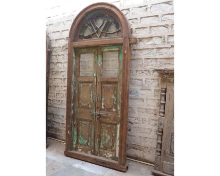 Elégante porte indienne en bois avec arc décoratif "Vieille Porte"
