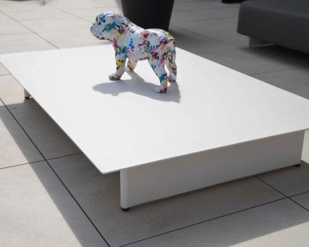 Table basse en aluminium blanc "Matara" format rectangulaire