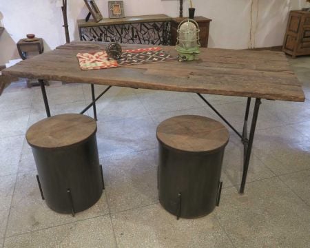 Table de repas 180 cm en bois brut recyclé pieds métal "Népalaise"