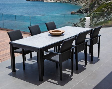 Table et 6 chaises alu noir, céramique et tissu Sunbrella "Terrasse"