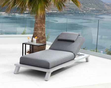 Chaise longue de jardin haut de gamme grise et blanche "Nusa Pedina"