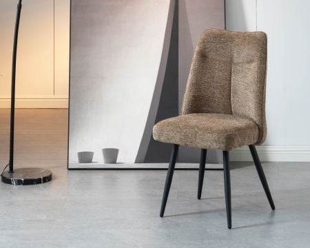 Lot de 2 chaises de repas contemporaines matelassées en tissu bouclette grège "Ondine"