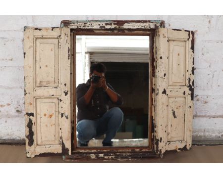 Miroir secret avec volets indiens bois recyclé massif "Vieille Porte"