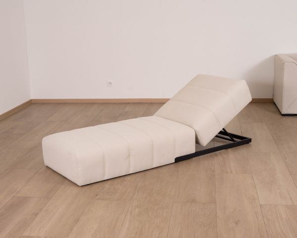 Bain de soleil design épuré en tissu crème avec surpiqures spécial extérieur "Sunset Bay"