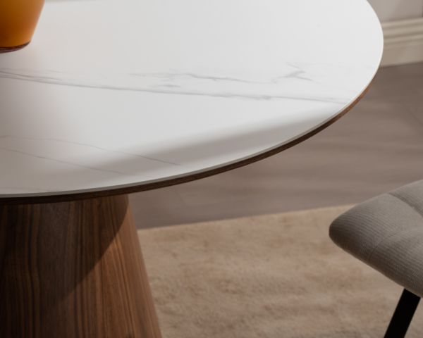 Table de repas ronde 120 cm plateau céramique blanc effet marbre "Oria" piètement aspect noyer
