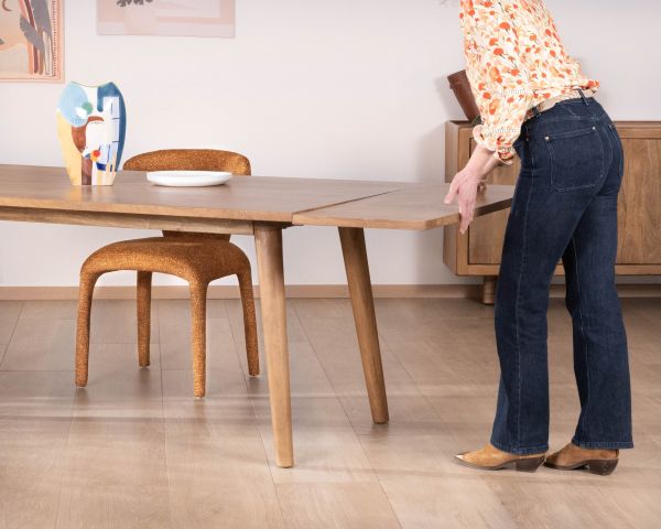 Table de repas extensible esprit rétro 180 cm en manguier massif naturel "Odely"