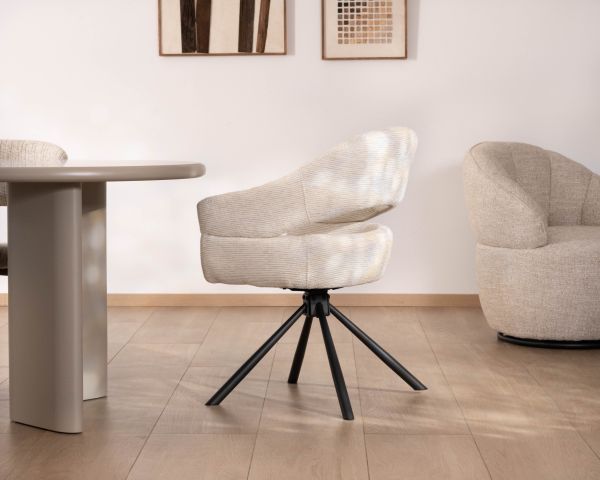 Lot de 2 chaises de repas pivotantes “Movy” assise enveloppante en tissu crème avec accoudoirs