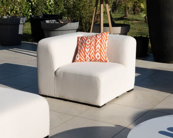 Module d'angle pour canapé d'extérieur modulaire design organique "Miroly Bay" en tissu crème