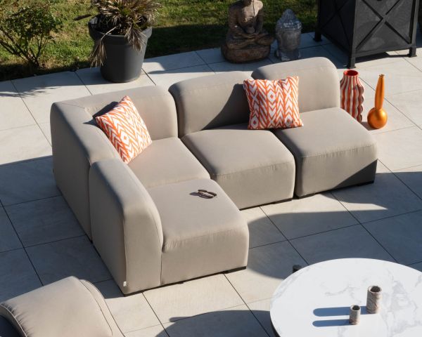 Module d'angle en tissu beige pour canapé d'extérieur modulaire design organique "Miroly Bay"