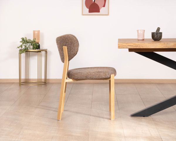Lot de 2 chaises de repas empilables design et chaleureuses "Staccato" tissu tramé marron et pieds aspect chêne