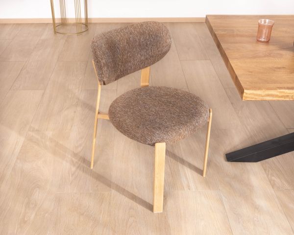 Lot de 2 chaises de repas empilables design et chaleureuses "Staccato" tissu tramé marron et pieds aspect chêne