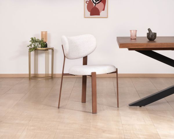 Lot de 2 chaises de repas empilables esprit rétro en tissu tramé blanc "Staccato" pieds aspect bois foncé