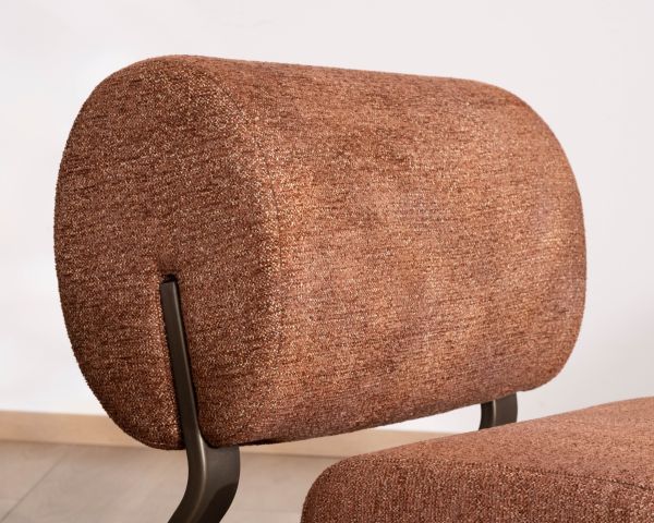 Fauteuil design rétro terracotta "Luno" en tissu bouclette et structure métal bronze