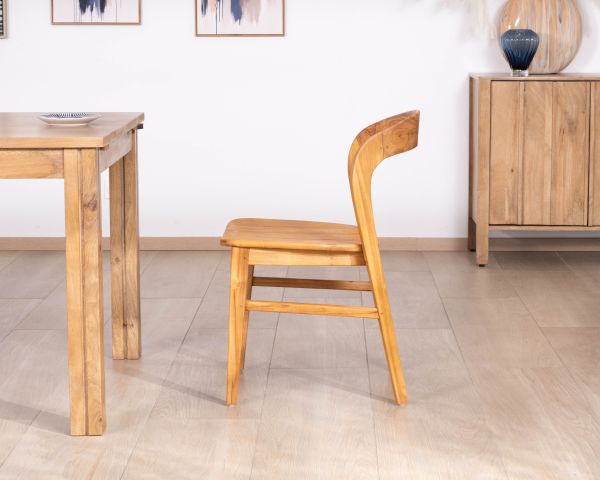 Lot de 2 chaises de repas design minimaliste “Dilmona” en teck massif