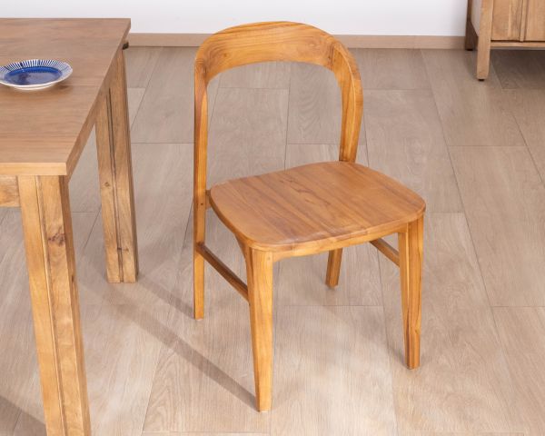 Lot de 2 chaises de repas design minimaliste “Dilmona” en teck massif