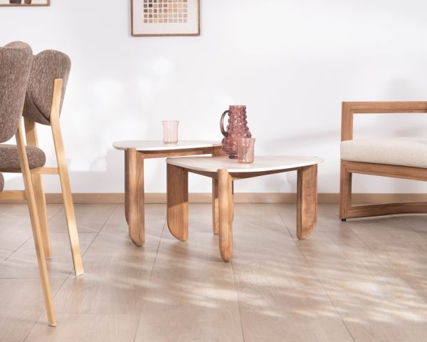 Grande table basse design organique intérieur / extérieur en teck massif et plateau céramique effet travertin "Osten"