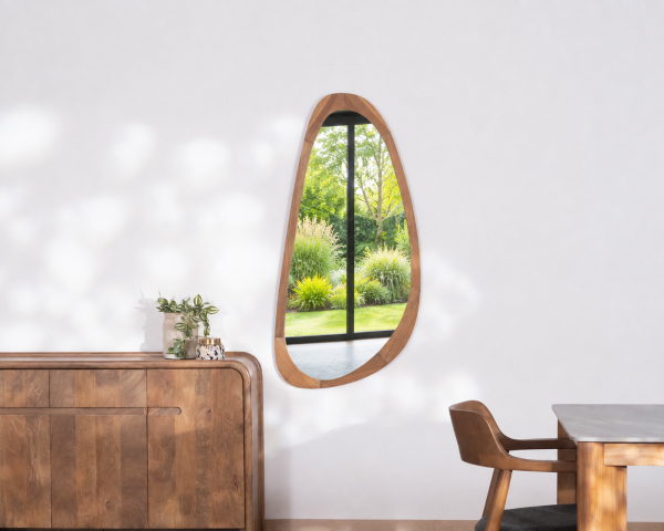 Miroir forme organique avec cadre en bois "Solira" 130 cm de haut