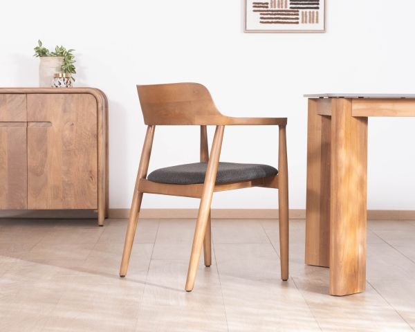 Chaise de repas design épuré avec accoudoirs et assise tissu anthracite "Vogue"