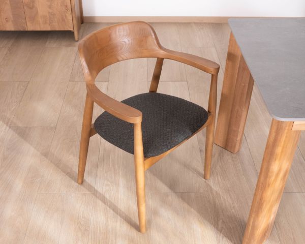 Chaise de repas design épuré avec accoudoirs et assise tissu anthracite "Vogue"