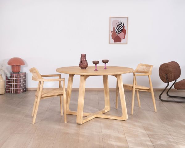 Table de repas ronde 120 cm et pieds trapèze en bois blanchi "Calypso"