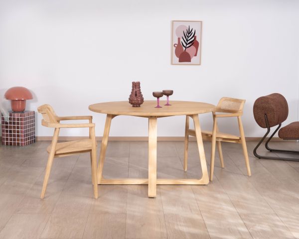 Table de repas ronde 120 cm et pieds trapèze en bois blanchi "Calypso"