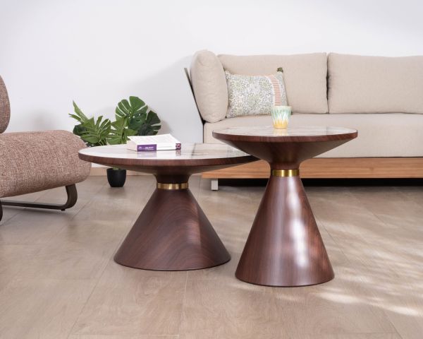 Ensemble de 2 tables basses rondes esprit rétro avec plateau en céramique blanche effet marbre "Cyléa" piètement effet noyer