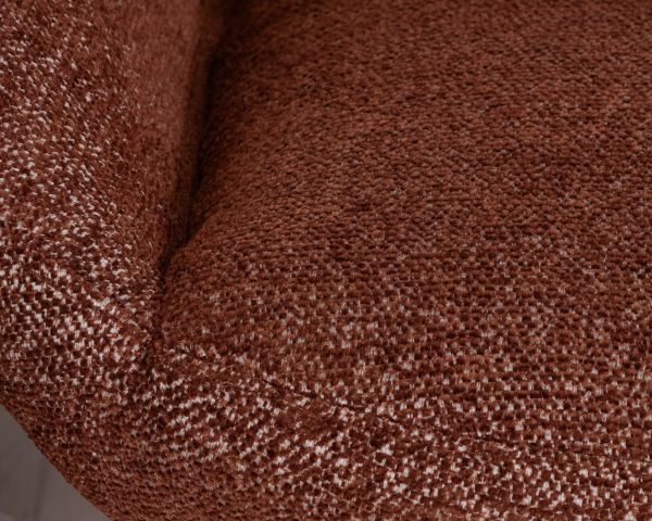 Fauteuil enveloppant et pivotant esprit cocooning et rétro "Calista" en tissu bouclette terracotta