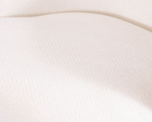 Petite chauffeuse tournante 360° en tissu chenillé blanc "Ladoga"