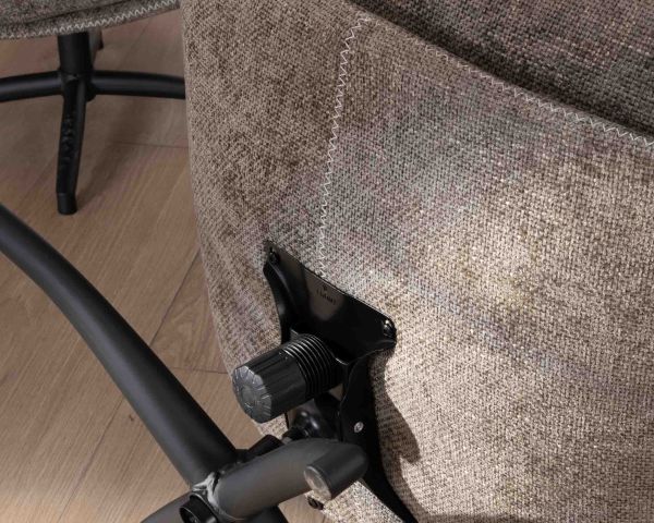 Fauteuil pivotant esprit rétro avec pouf en tissu microfibre coloris havane "Branson"