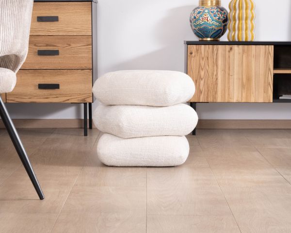 Pouf pivotant « Flow » style contemporain en tissu tramé écru à reflets soyeux