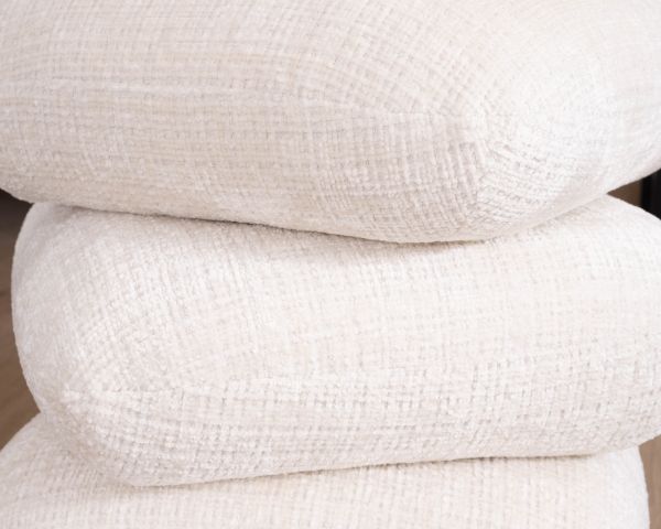 Pouf pivotant « Flow » style contemporain en tissu tramé écru à reflets soyeux