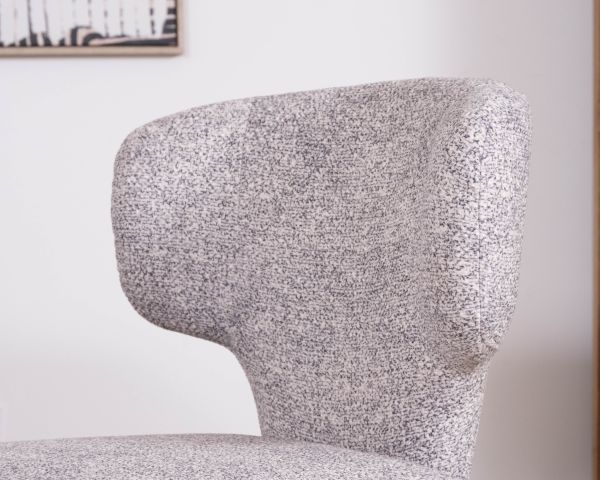 Lot de 2 chaises de repas contemporaines “Milano” en tissu chiné gris clair à habillage intégral