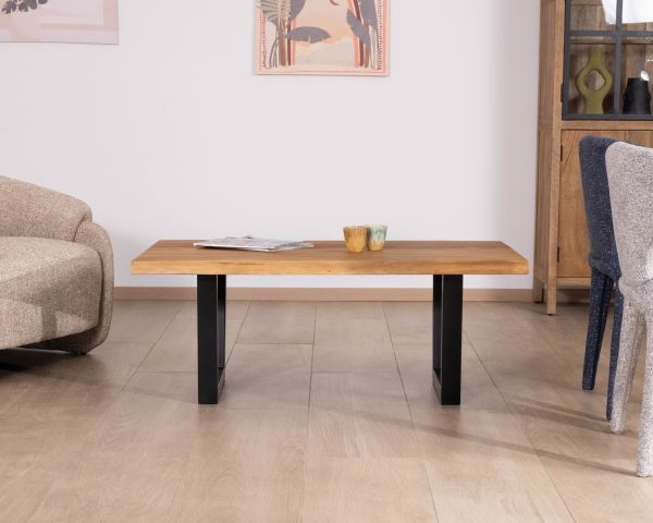 Table basse esprit loft en teck recyclé “Lasia” avec piètement métal noir en U