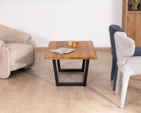 Table basse esprit loft en teck recyclé “Lasia” avec piètement métal noir en U