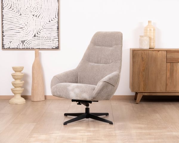 Fauteuil lounge pivotant et inclinable “Mado” en tissu bouclette taupe, design enveloppant et confortable