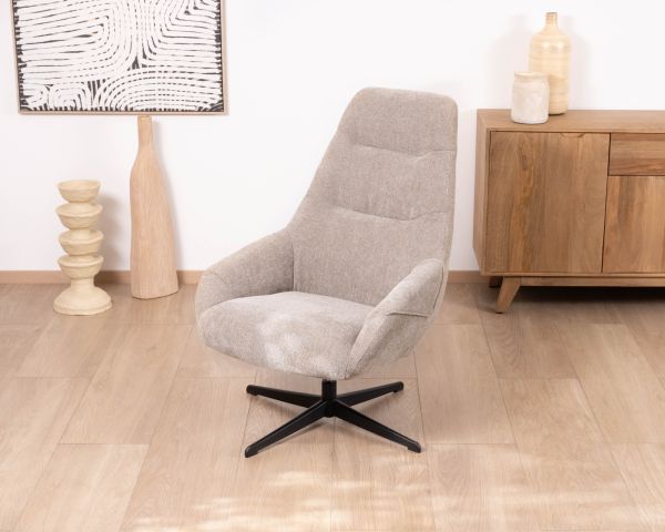 Fauteuil lounge pivotant et inclinable “Mado” en tissu bouclette taupe, design enveloppant et confortable